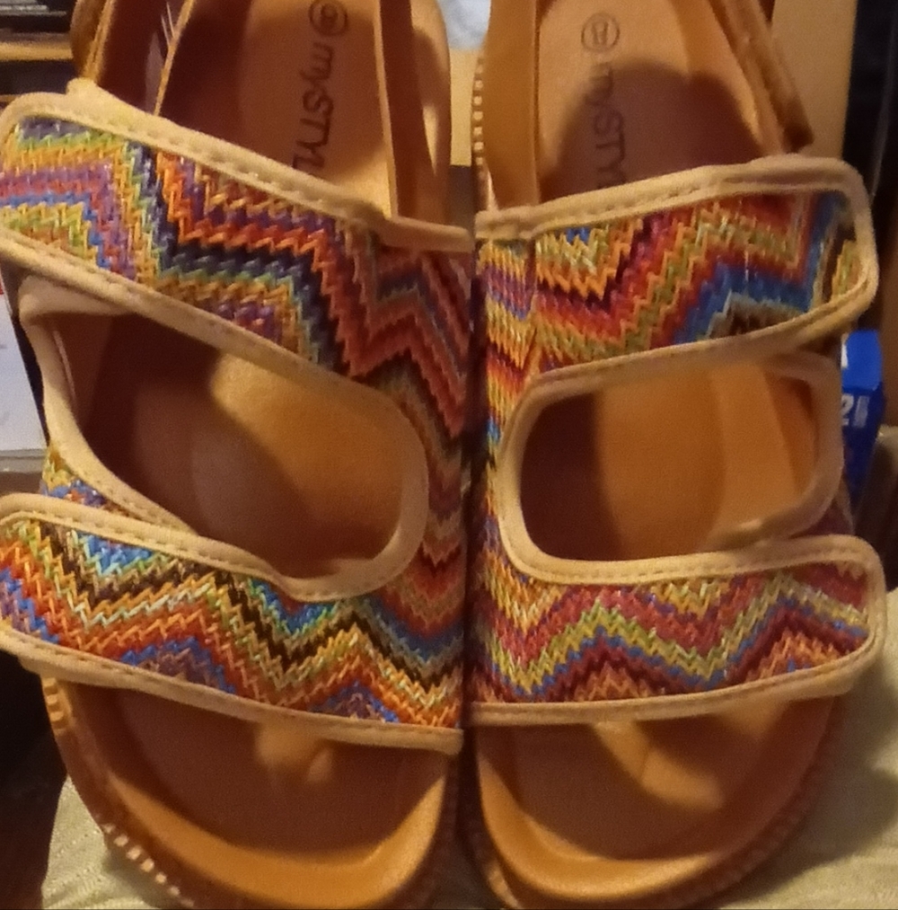 Vibrant Multicolor Zigzag Sandals (8)